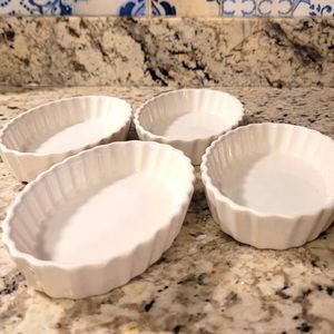 Cream brunette 😋 dish set of 4